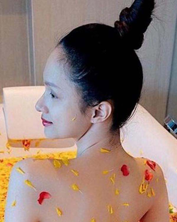 Trút bỏ xiêm y khoe lưng trần gợi cảm, Hương Giang vẫn mất điểm bởi điều này - 5