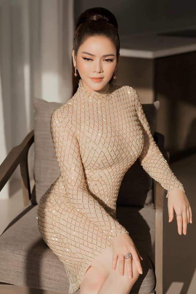 Dự đám cưới tỷ phú, Lý Nhã Kỳ chơi trội hơn cô dâu khi diện đồ như amp;#34;lưới đánh cáamp;#34; - 4
