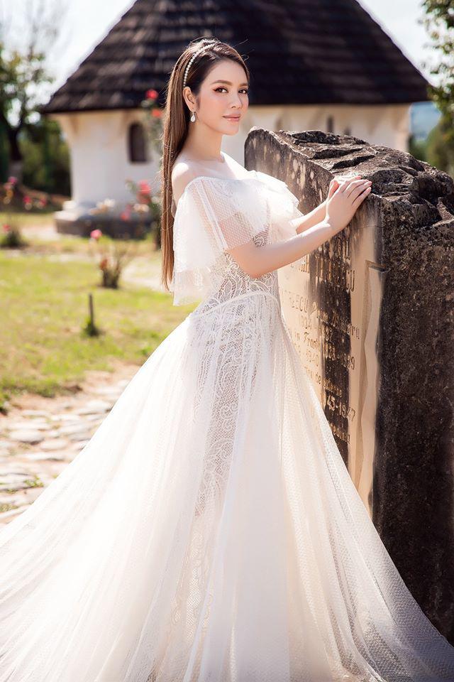 Dự đám cưới tỷ phú, Lý Nhã Kỳ chơi trội hơn cô dâu khi diện đồ như amp;#34;lưới đánh cáamp;#34; - 8