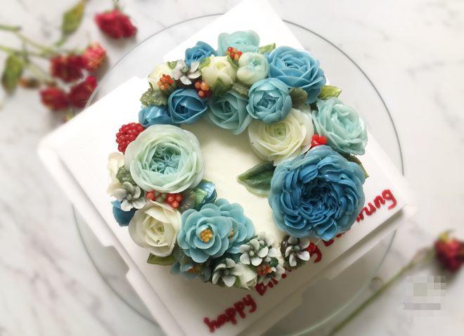 Cô SV năm cuối Học viện Ngân hàng 18 tuổi tập tành bán bánh, 4 năm sau thành bà chủ - 13