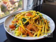 Bếp Eva - Gỏi xoài xanh tôm khô chua ngọt lại giòn giòn, ăn hết rồi cả nhà vẫn hỏi "còn không"