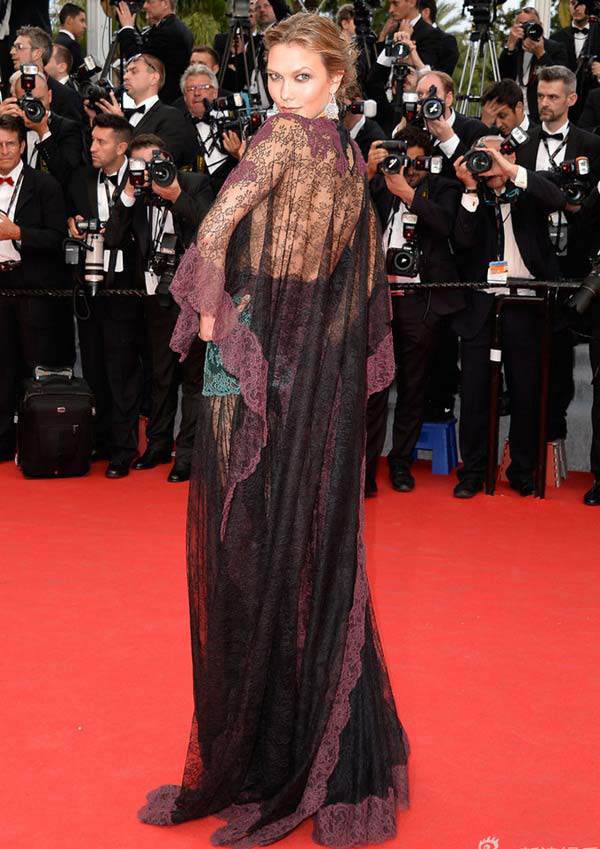 Bộ sưu tập váy trong suốt của nàng amp;#34;chị em bạn dâuamp;#34; con gái Tổng thống Trump - 6