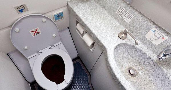 Những vật dụng “nuôi” vi khuẩn tại sân bay: Cái thứ 3 bẩn hơn bồn cầu nhưng ai cũng dùng! - 4