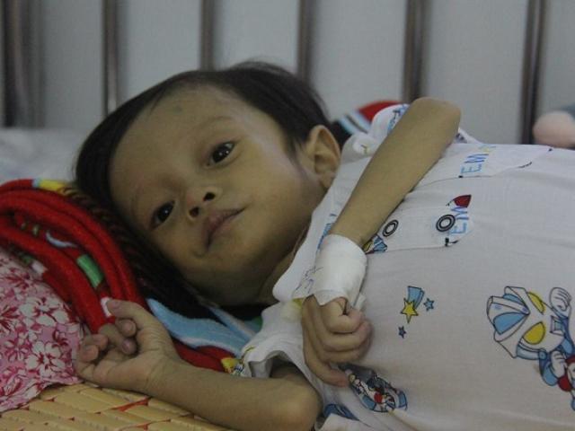 Sau sinh 1 tháng, mẹ bật khóc khi nghe bác sĩ thông báo tình hình sức khỏe của con