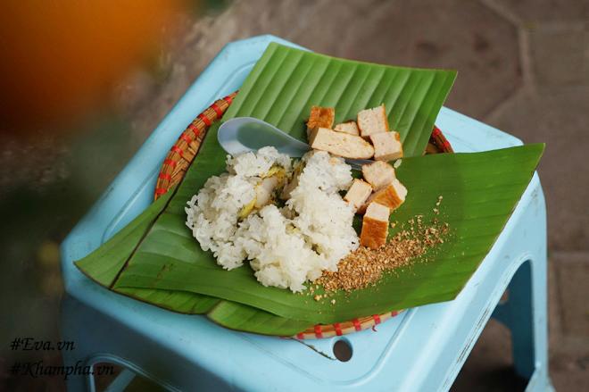 banh khuc noi tieng hn chi 13 nghin/chiec, an tu sang no toi trua, moi ngay ban hang nghin chiec - 17