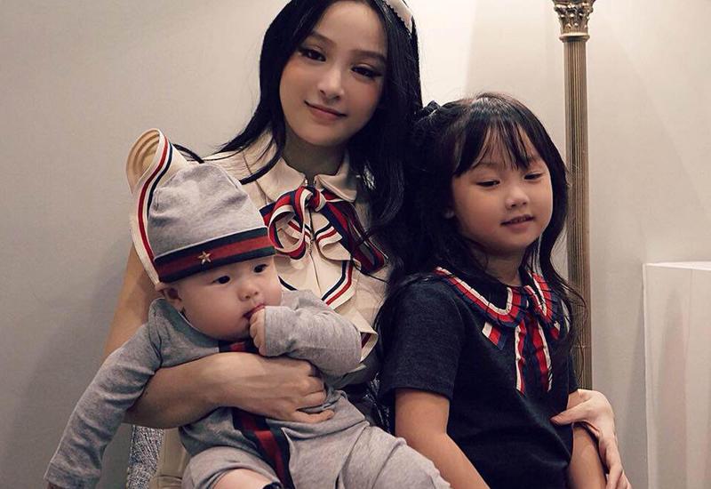 Cho đến thời điểm hiện tại, hotgirl Hà thành đã là mẹ của hai nhóc tỳ, một gái và một trai.
