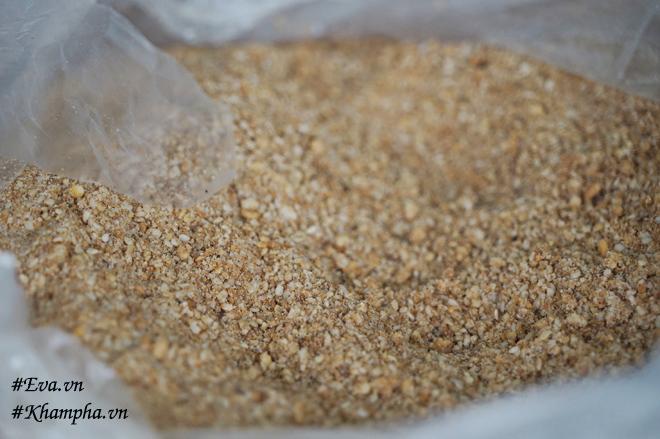 banh khuc noi tieng hn chi 13 nghin/chiec, an tu sang no toi trua, moi ngay ban hang nghin chiec - 10