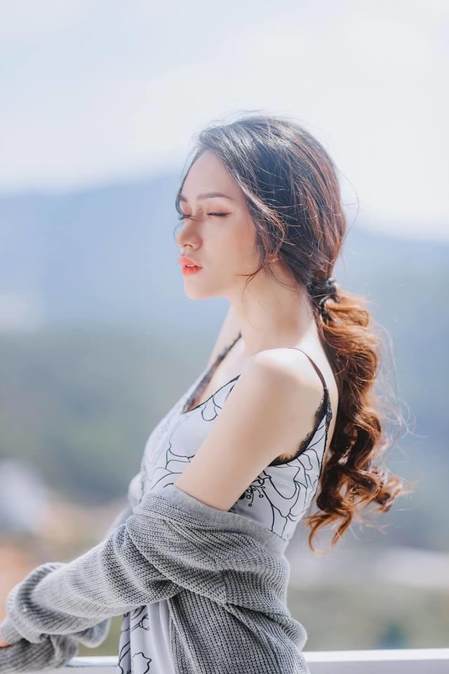 Vừa bị cướp “người yêu”, Hương Giang cao tay tung ảnh gợi cảm nhằm dằn mặt tình cũ - 4