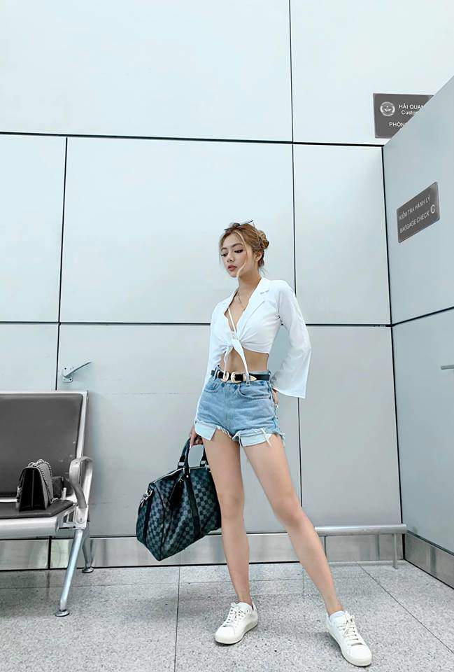 Nhan sắc amp;#34;Rich Kidamp;#34; mới của Việt Nam: mẹ là Hoa hậu, bố là chưởng môn phái Vịnh Xuân - 12