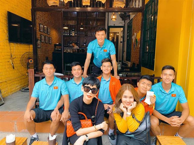 Sao Việt 24h: Khánh Thi bị ông xã kém 12 tuổi chê quá mít ướt, khóc hoài - 19