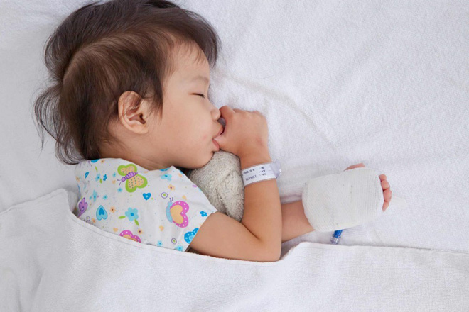 Bác sĩ Nhi đồng 1 bày cách chăm trẻ sốt xuất huyết, hạn chế tối đa nguy cơ biến chứng - 2