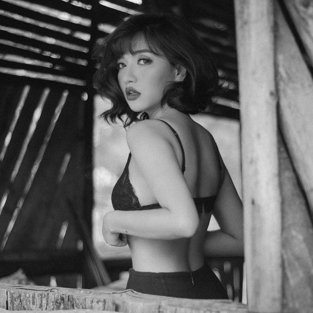 Bích Phương, Midu, Nhã Phương diện bikini: khi gái ngoan khoe đường cong rực lửa - 10