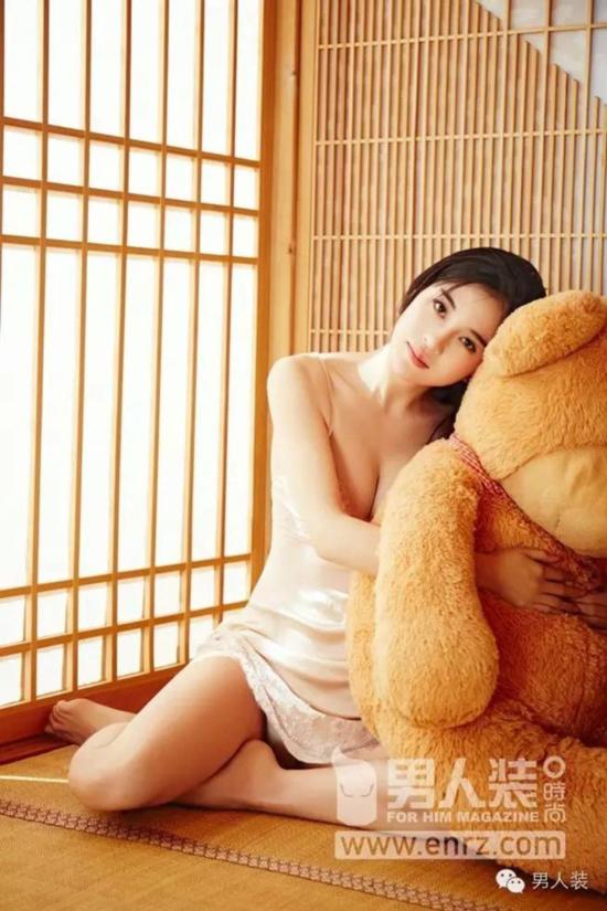 Hậu duệ của Tiểu Long Nữ trong amp;#34;Tân Ỷ Thiên Đồ Long kýamp;#34; gây chú ý vì quá sexy - 11