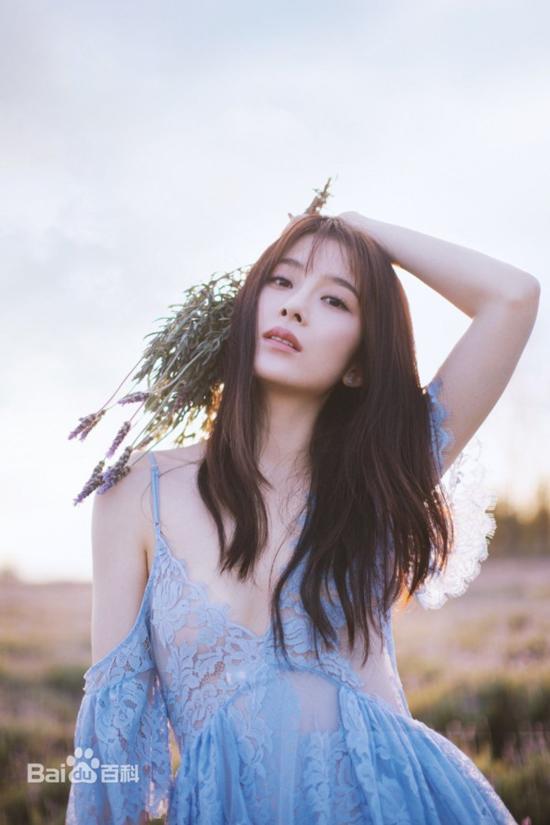 Hậu duệ của Tiểu Long Nữ trong amp;#34;Tân Ỷ Thiên Đồ Long kýamp;#34; gây chú ý vì quá sexy - 12