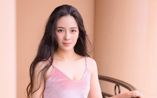 Hậu duệ của Tiểu Long Nữ trong amp;#34;Tân Ỷ Thiên Đồ Long kýamp;#34; gây chú ý vì quá sexy - 4