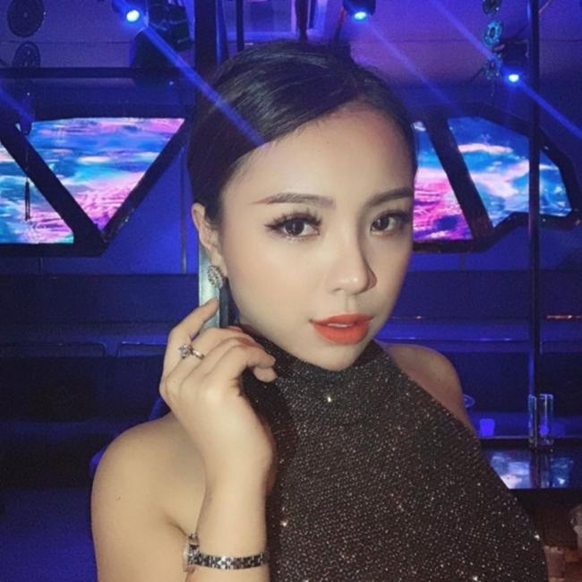 Liên Cave trong phim amp;#34;Quỳnh búp bêamp;#34; ngày càng nóng bỏng hút mắt - 10