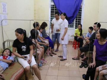 “Bóng ma” thực phẩm bẩn và những vụ chấn động học đường