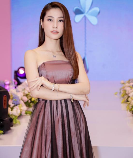 Diễm My 9x: amp;#34;Từng bị gọi là bình hoa di động, nhưng tôi không bỏ cuộcamp;#34; - 2