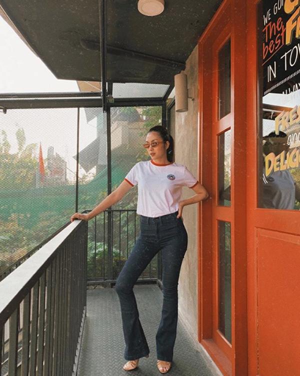 Vẫn chưa hạ nhiệt, hết Trương Quỳnh Anh, Ngọc Trinh, đến lượt Hà Tăng amp;#34;xách dépamp;#34; chạy theo thứ này - 6