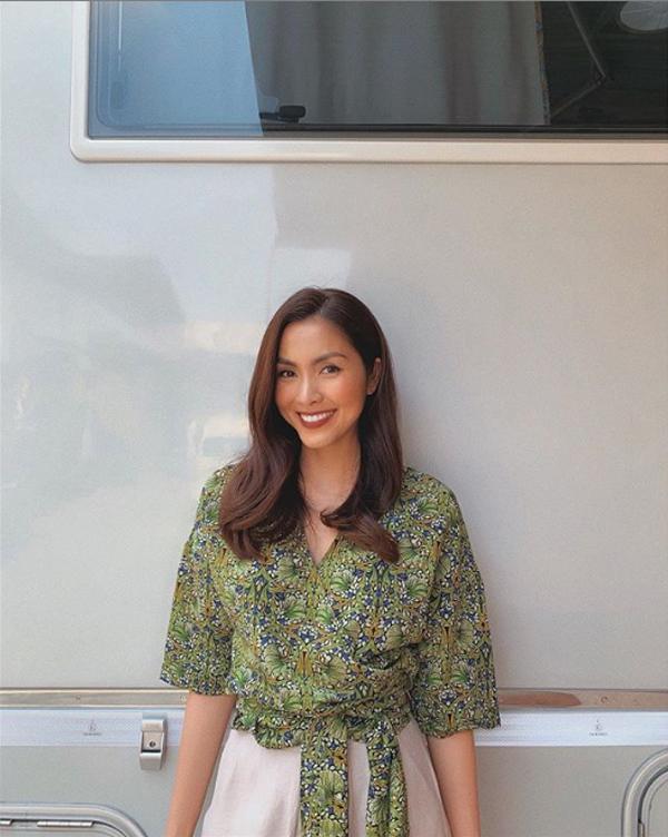 Vẫn chưa hạ nhiệt, hết Trương Quỳnh Anh, Ngọc Trinh, đến lượt Hà Tăng amp;#34;xách dépamp;#34; chạy theo thứ này - 5