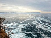 Lifestyle - Khám phá vẻ đẹp kỳ diệu của hồ nước ngọt lâu đời nhất thế giới