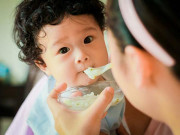 Sức khỏe - Nhiều trẻ chưa 10 tuổi đã bị viêm, chảy máu dạ dày vì cha mẹ cho con ăn kiểu này