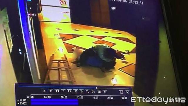 Người phụ nữ bị amp;#39;yêu râu xanhamp;#39; lột váy giữa đêm, thái độ của chủ nhà gây phẫn nộ - 2