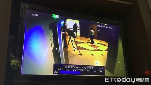 Người phụ nữ bị amp;#39;yêu râu xanhamp;#39; lột váy giữa đêm, thái độ của chủ nhà gây phẫn nộ - 1