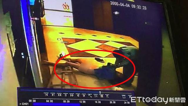 Người phụ nữ bị amp;#39;yêu râu xanhamp;#39; lột váy giữa đêm, thái độ của chủ nhà gây phẫn nộ - 4