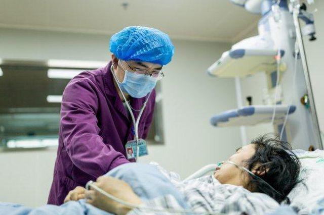 Người phụ nữ suýt mất mạng vì hành động dại dột sau khi ép nước trái cây tươi - 1