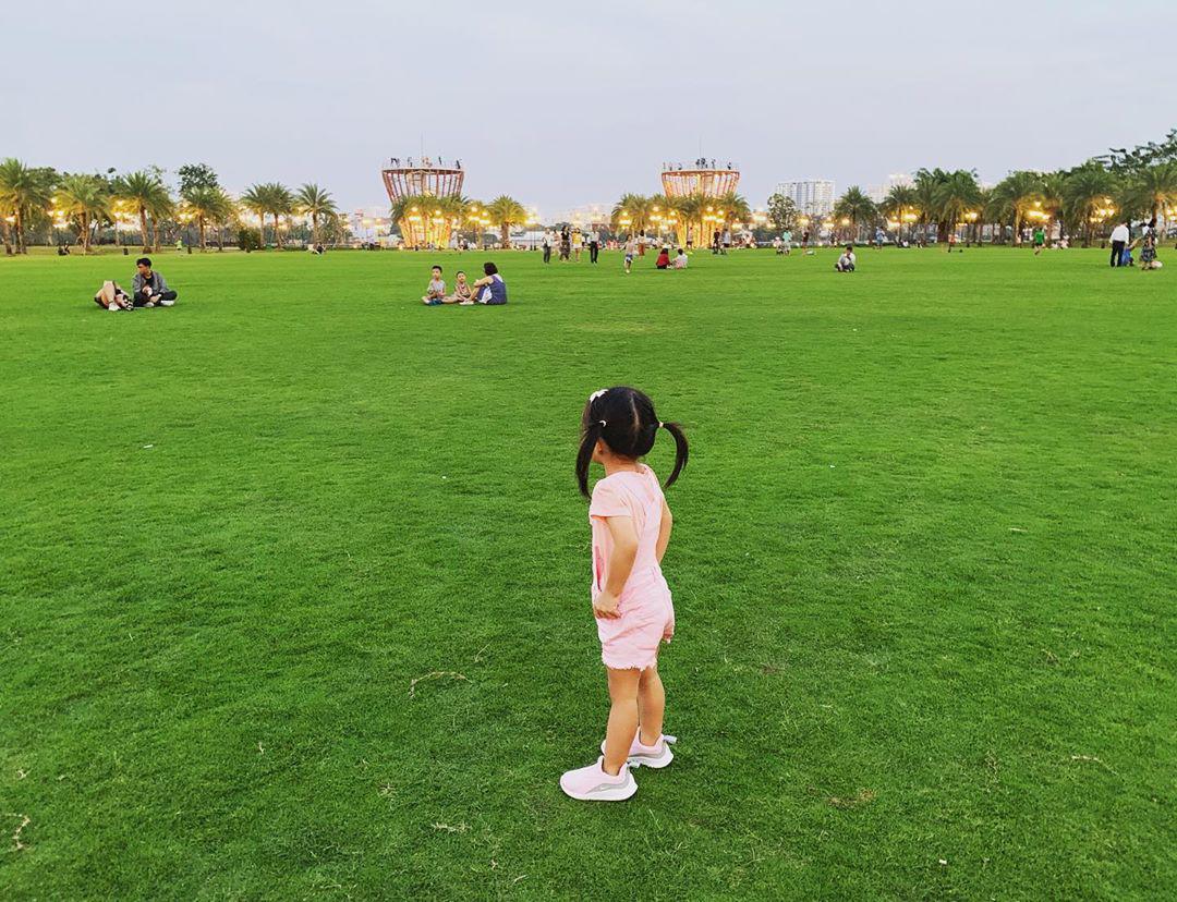 Sao Việt 24h: Bất ngờ với khả năng amp;#34;thả thínhamp;#34; của mẹ 2 con Tăng Thanh Hà - 5