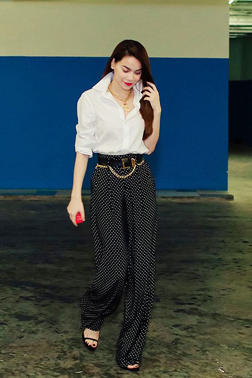 Thổi bùng trào lưu sơ mi buông cúc là Kỳ Duyên, nhưng mặc đẹp tinh tế lại là Bích Phương - 8