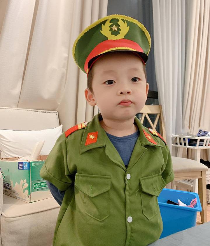 Loạt ảnh lớn phổng phao, cực kháu khỉnh của con trai Ly Kute khi vừa tròn 3 tuổi - 2