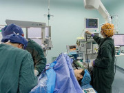 Bà bầu - Suy sụp tưởng không có con sau khi cắt cổ tử cung, mẹ khóc nghẹn ngày thử thai