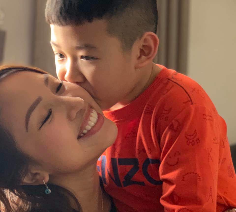 Những dòng chữ nguệch ngoạc trong dòng nhật ký của con trai Vân Hugo gây xúc động - 5