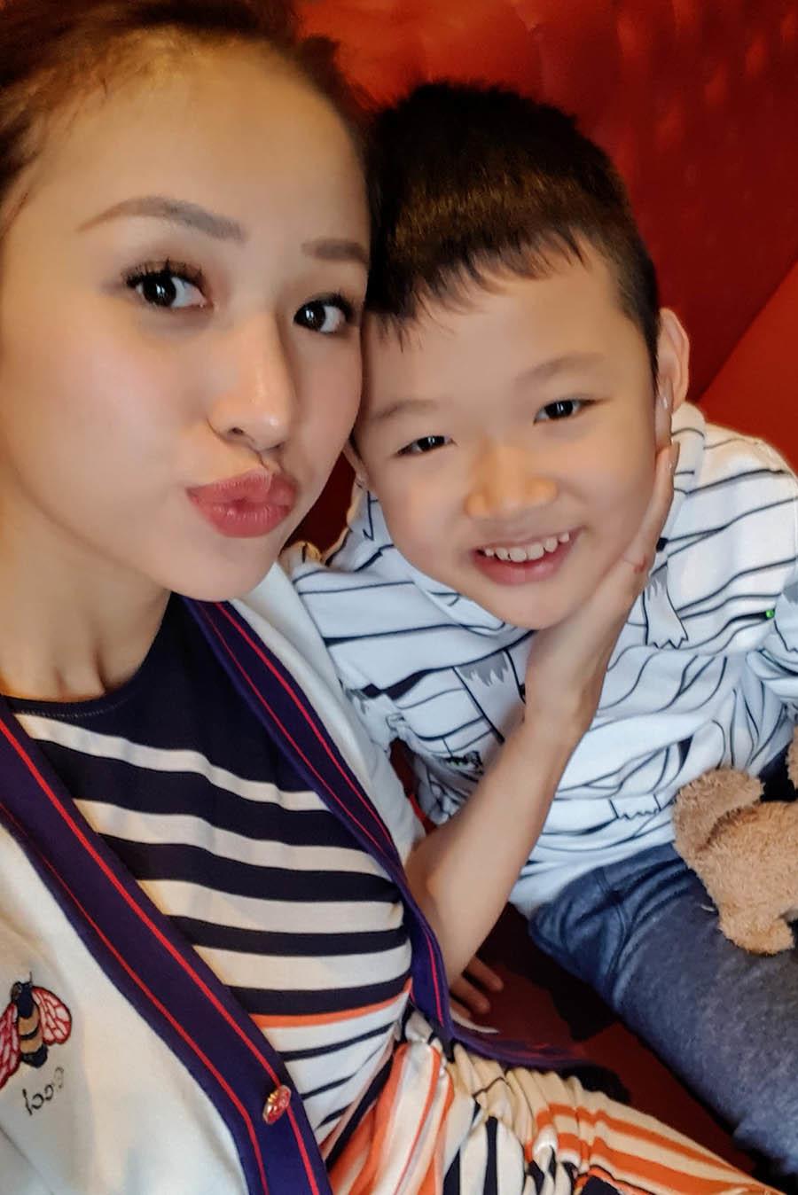 Những dòng chữ nguệch ngoạc trong dòng nhật ký của con trai Vân Hugo gây xúc động - 3