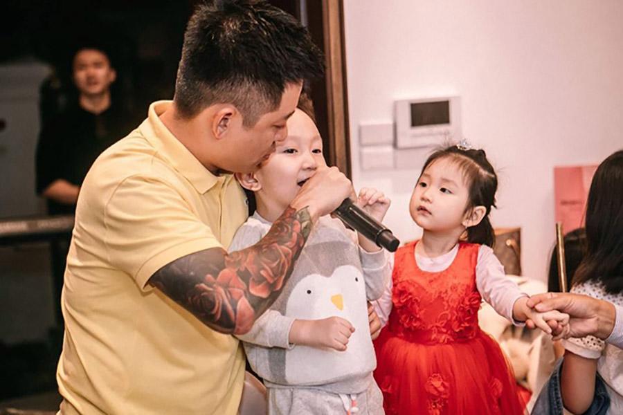 Vợ chồng Tuấn Hưng tổ chức sinh nhật cho con gái rượu trong biệt thự tiền tỷ mới tậu - 4