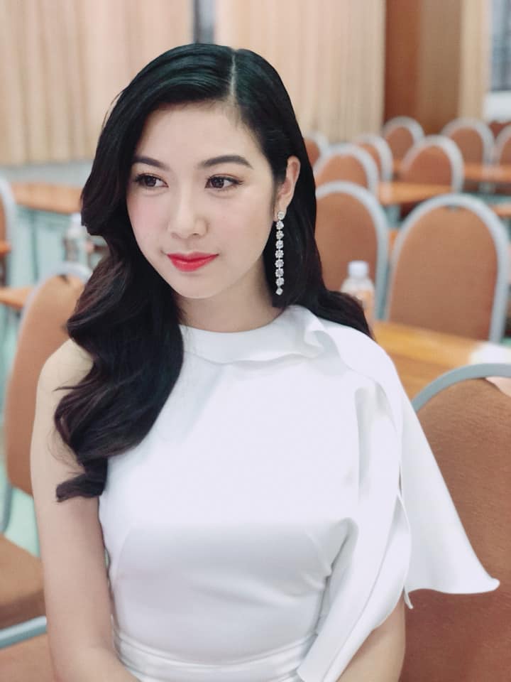 them nguc cang tron, chuan tu nhien ngay tu khi day thi cua nang a hau viet - 2