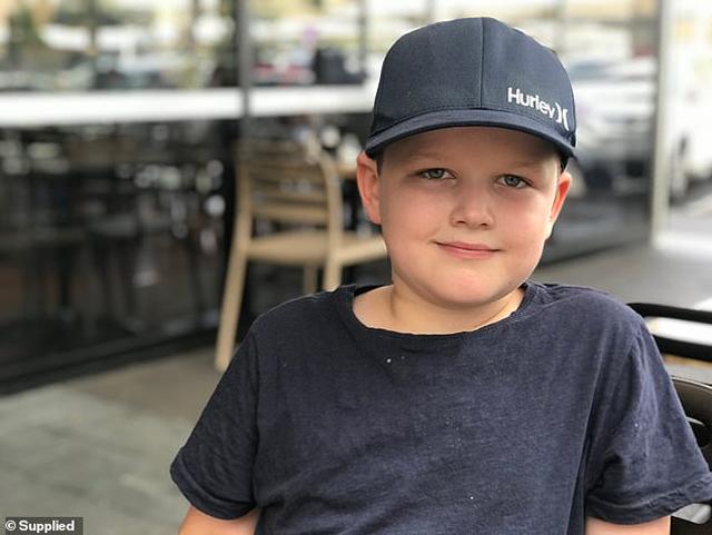 Bé trai chào đời với biểu cảm như siêu nhân: amp;#39;Anh đến để giải cứu thế giớiamp;#39; - 5