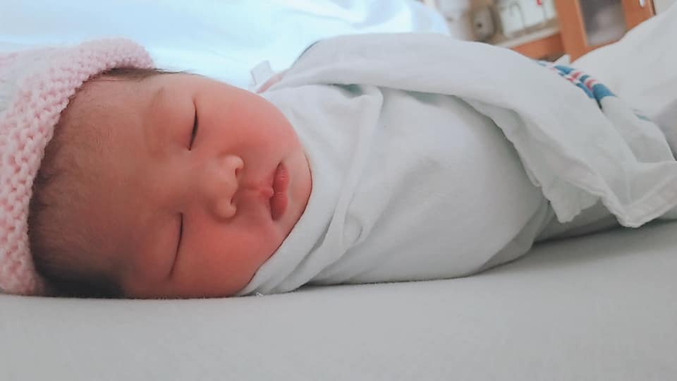 Ca sĩ bị đầu độc gây sảy thai xôn xao 5 năm trước, nay sinh con đầu lòng tại Mỹ - 3