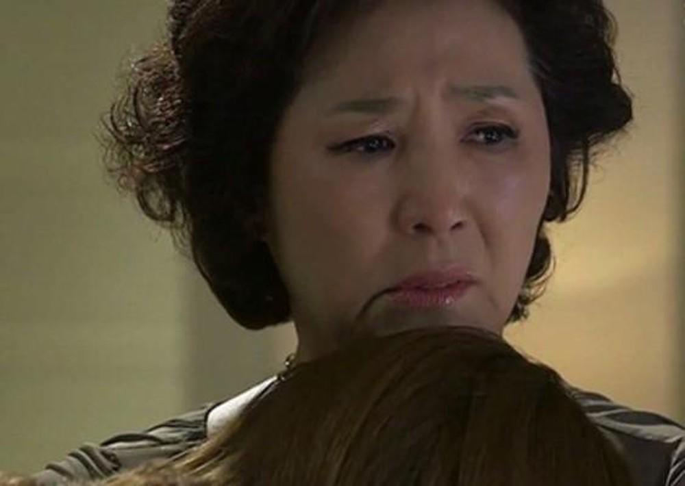 Tận mắt thấy mẹ chồng vào nhà nghỉ cùng trai trẻ, tôi chua chát khi biết sự thật - 2