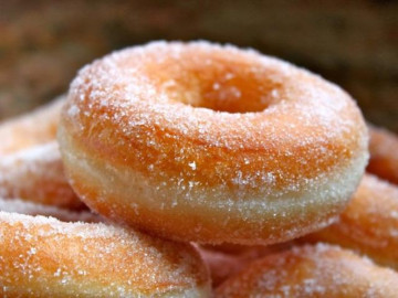 Bánh rán vòng donut mẹ làm, cả nhà ăn hoài không biết chán