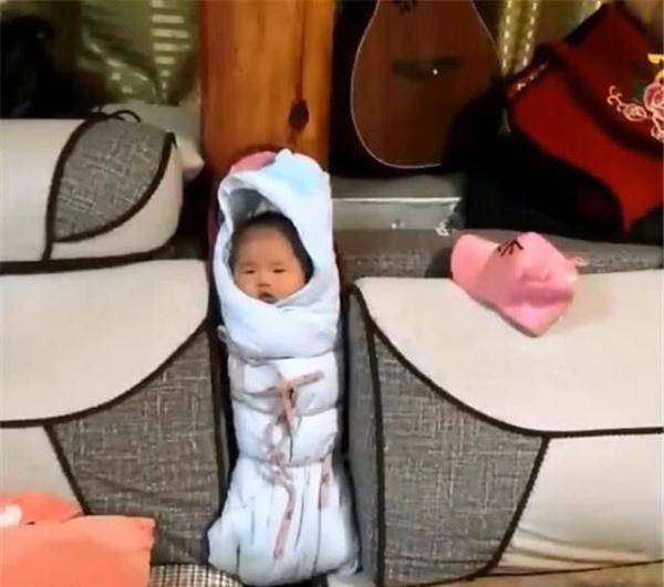 Nhờ chồng chăm con, mẹ bỉm sữa hoảng hồn khi thấy con trai bị bố đối xử thế này! - 4