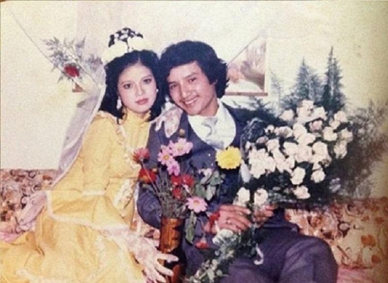Diễn viên Chí Trung và vợ - Ngọc Huyền trong ngày cưới. Cả hai quen nhau khi học chung trong trường Sân khấu. Họ có với nhau một con trai và một con gái.
