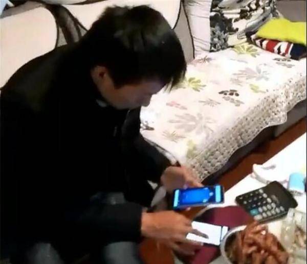 Nhờ chồng chăm con, mẹ bỉm sữa hoảng hồn khi thấy con trai bị bố đối xử thế này! - 2