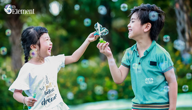 Cần hơn một vòng tay của cha mẹ để bảo vệ con trẻ - 1