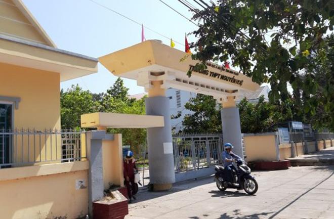 Cô giáo bị tố vào nhà nghỉ với nam sinh lớp 10: amp;#39;Bây giờ tôi cũng đang rất nảnamp;#39; - 1