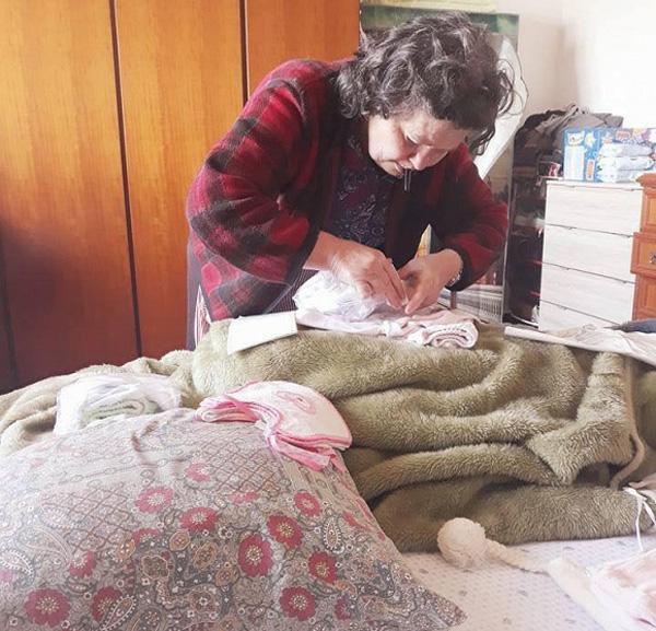 Con dâu bầu ngồi chơi, mặc mẹ chồng xếp đồ đi đẻ nhưng thái độ của bà mới bất ngờ - 5