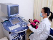 Bà bầu - Háo hức đi siêu âm khi mang bầu lần 2, bố mẹ sững sờ nghe thông báo của bác sĩ