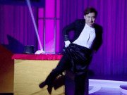 Thời trang - Rách quần lần 1 là sự cố, nhưng rách đến lần thứ 3 thì là lỗi của Trấn Thành rồi!